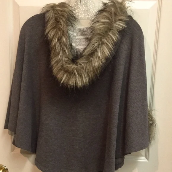 Taupe Poncho with Faux Fur Trim & Pom Poms - Picture 3 of 8